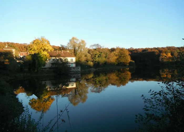 Maison De L'etang Apartment Troncais